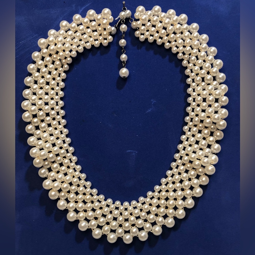 FAUX 15” WHITE PEARL NECKLACE